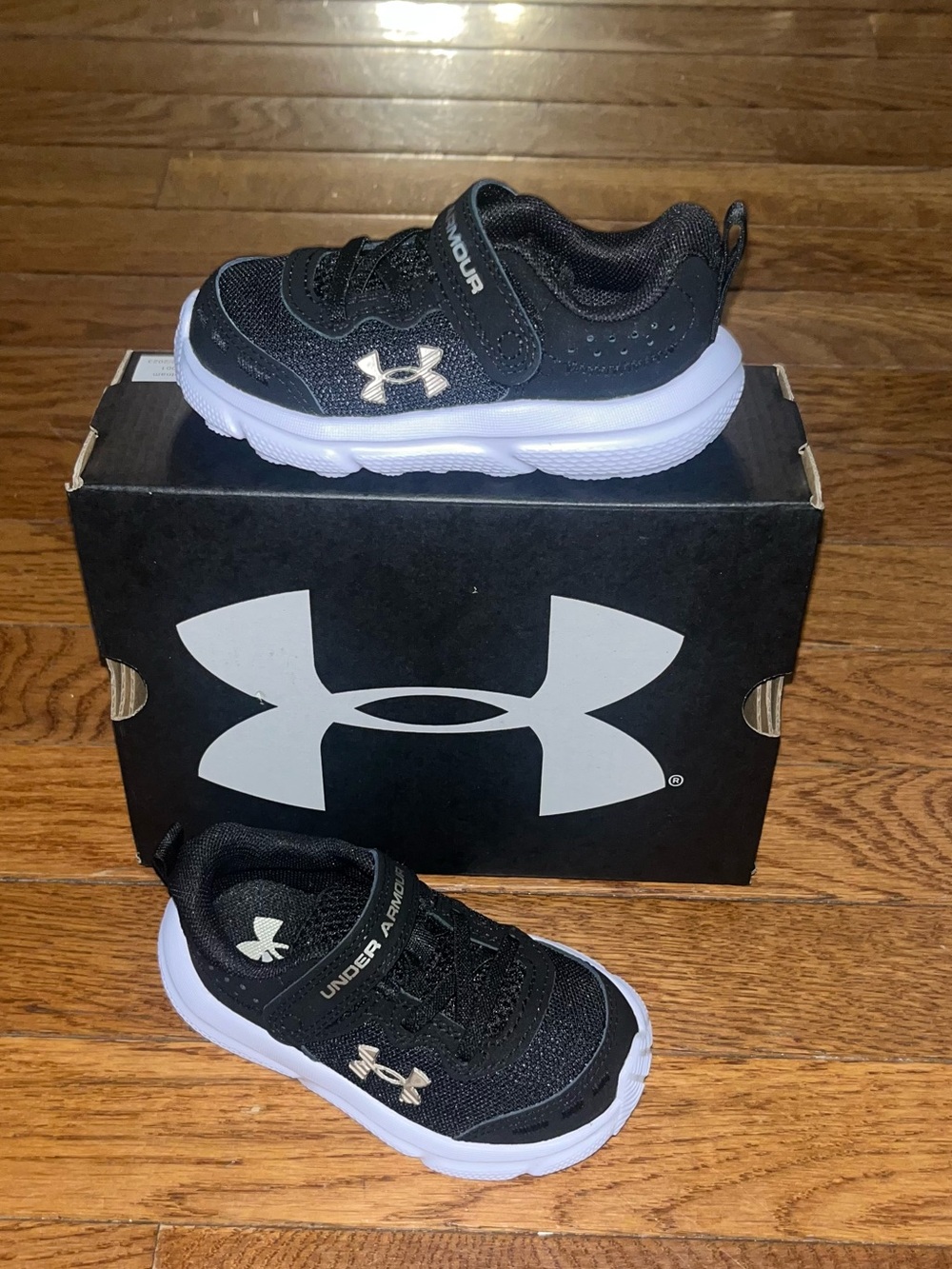 Under Armour Kids Assert 10 AC Sneakers 001 Black & White Baby Size 6